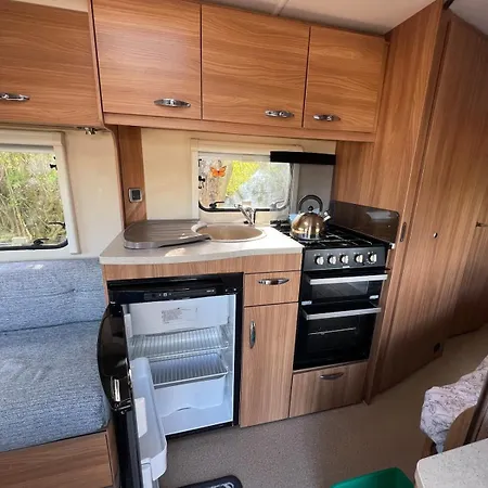 Seaview Retreat & Sauna At An Acre By The Sea