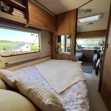 Seaview Retreat & Sauna At An Acre By The Sea