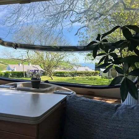 Semesterbostad Seaview Retreat & Sauna At An Acre By The Sea