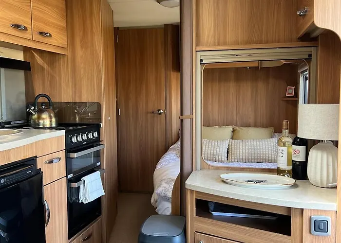 Seaview Retreat & Sauna At An Acre By The Sea *