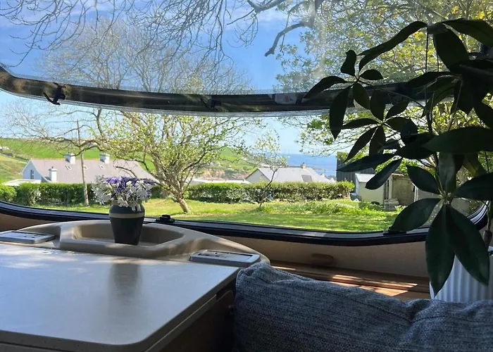 בית נופש Seaview Retreat & Sauna At An Acre By The Sea