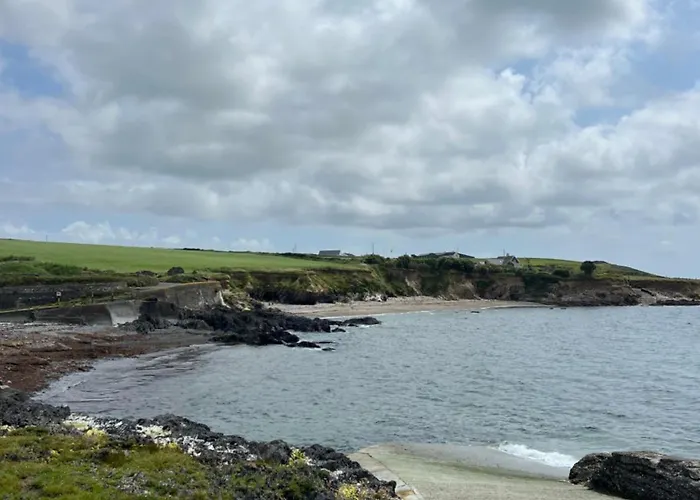 Seaview Retreat & Sauna At An Acre By The Sea בית נופש קלונקילטי